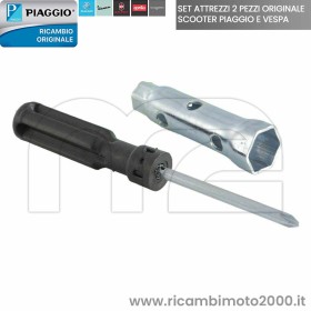 SET ATTREZZI PIAGIO 635091.jpg